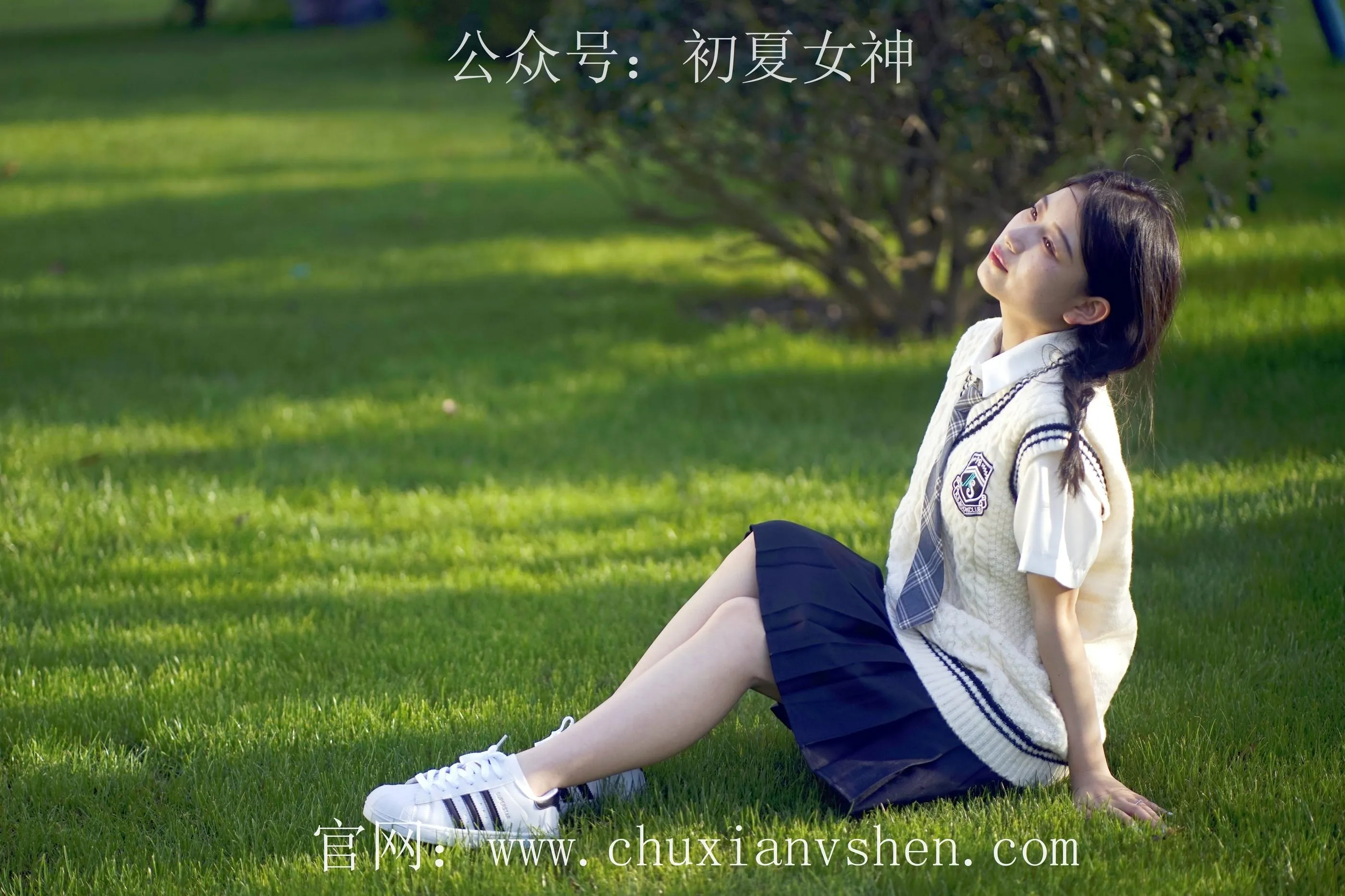 初夏女神 NO.061 念念 春秋JK套搭配三叶草贝壳头鞋 [115P]插图8